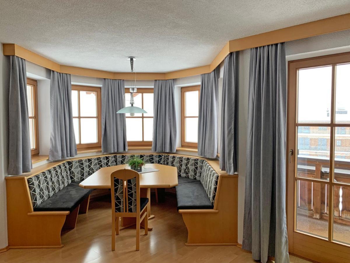 Pension Strolz St Anton am Arlberg Eksteriør billede