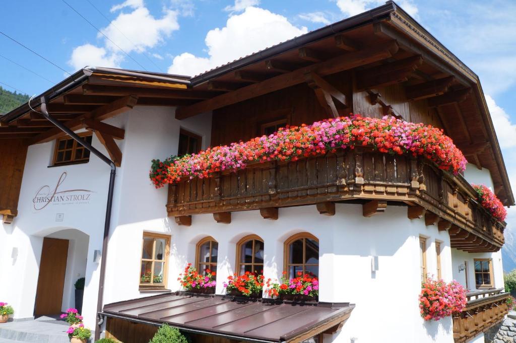 Pension Strolz St Anton am Arlberg Eksteriør billede