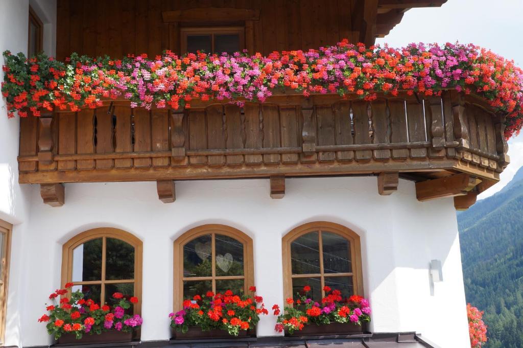 Pension Strolz St Anton am Arlberg Eksteriør billede