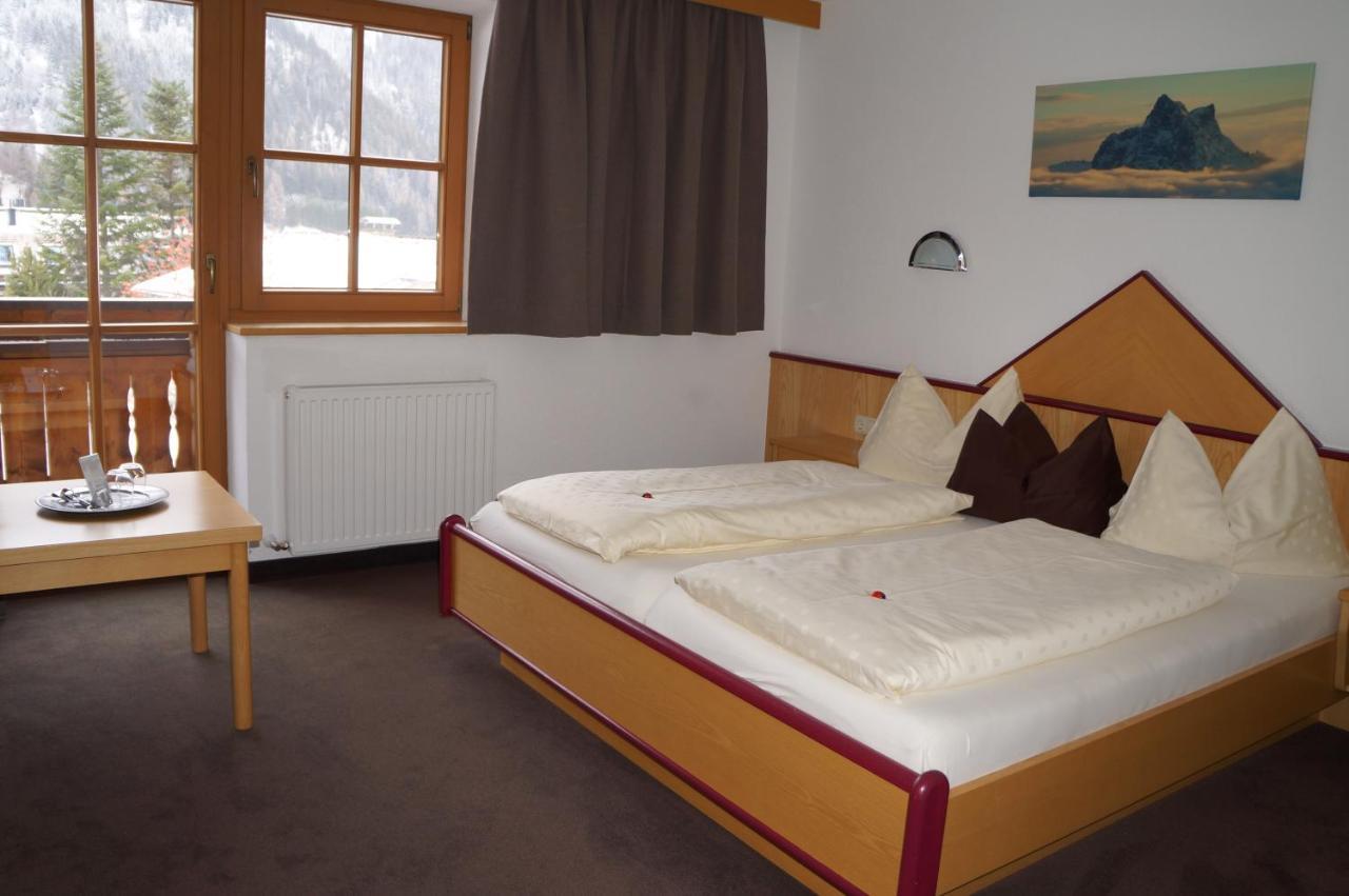 Pension Strolz St Anton am Arlberg Eksteriør billede