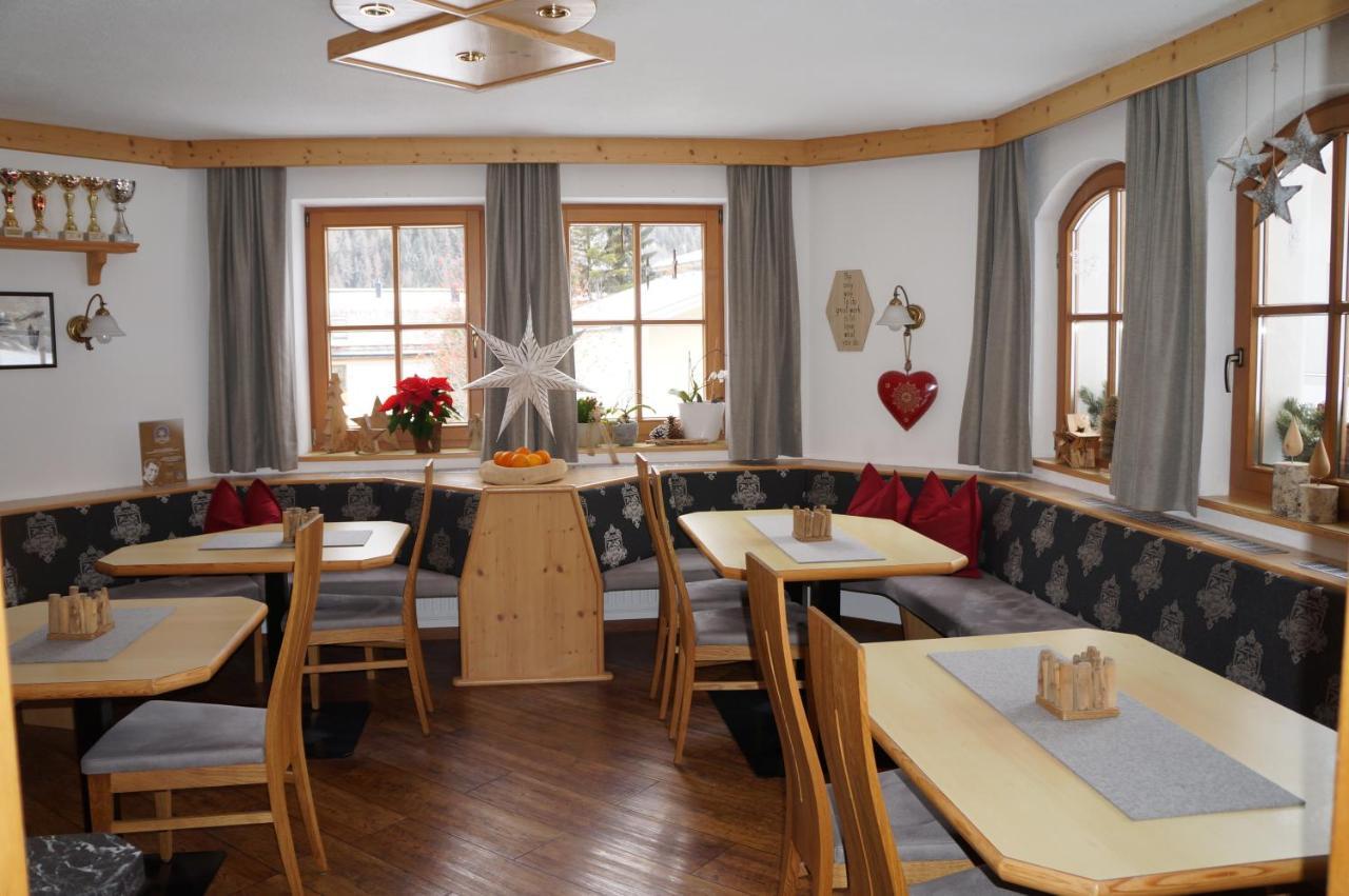 Pension Strolz St Anton am Arlberg Eksteriør billede