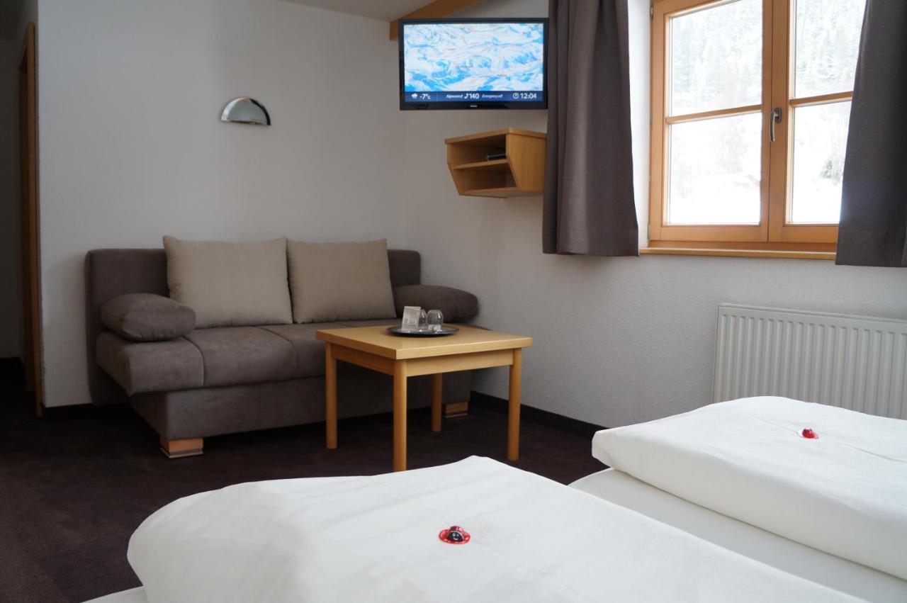 Pension Strolz St Anton am Arlberg Eksteriør billede