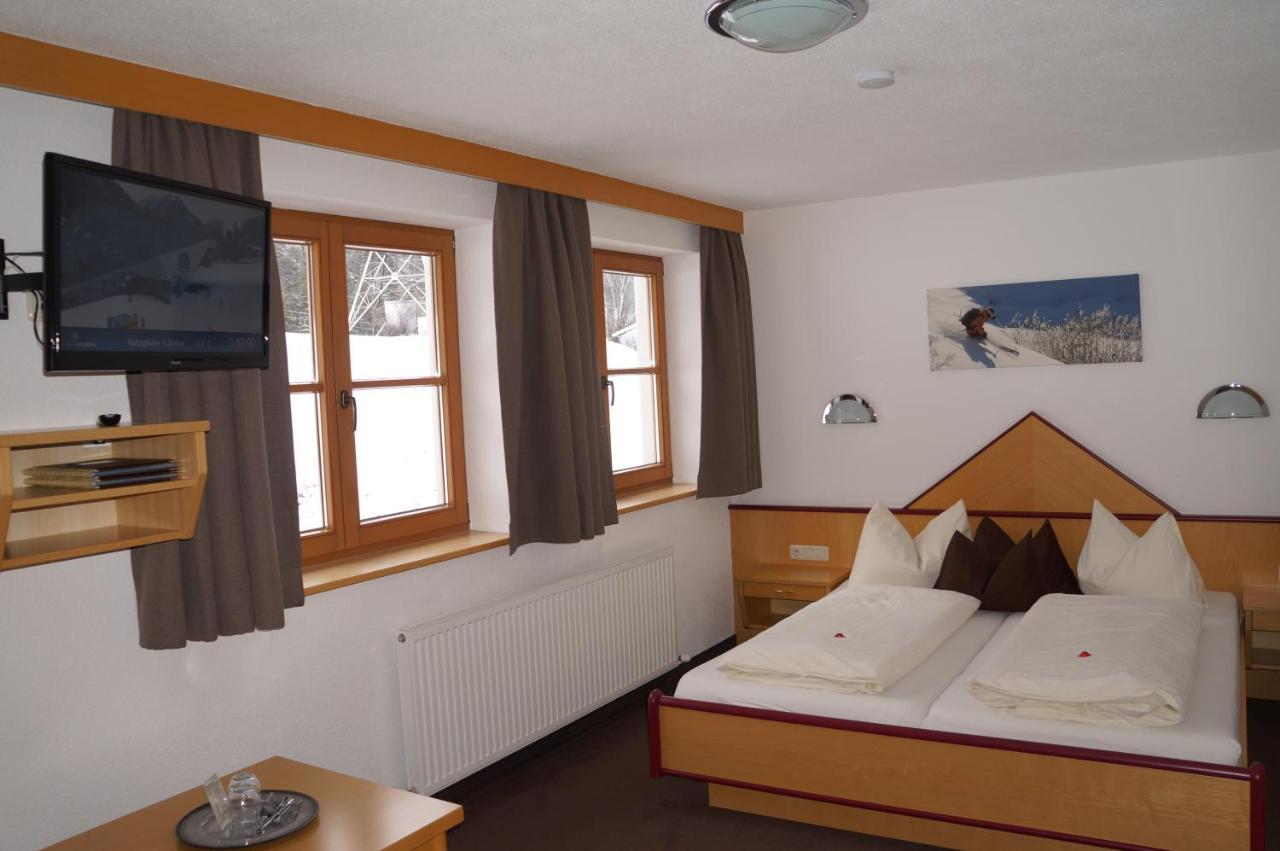 Pension Strolz St Anton am Arlberg Eksteriør billede