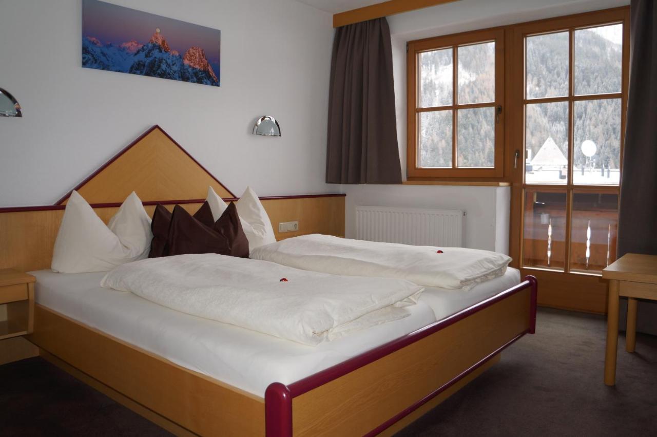 Pension Strolz St Anton am Arlberg Eksteriør billede